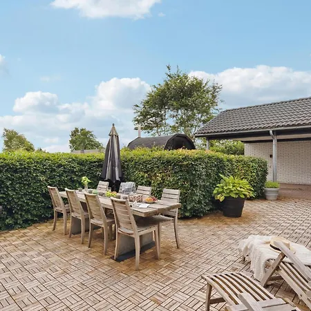 Holiday home Gorgeous In With Kitchen *