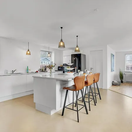 Gorgeous In With Kitchen בית נופש *