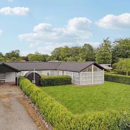 Gorgeous In With Kitchen Holiday home Sunds