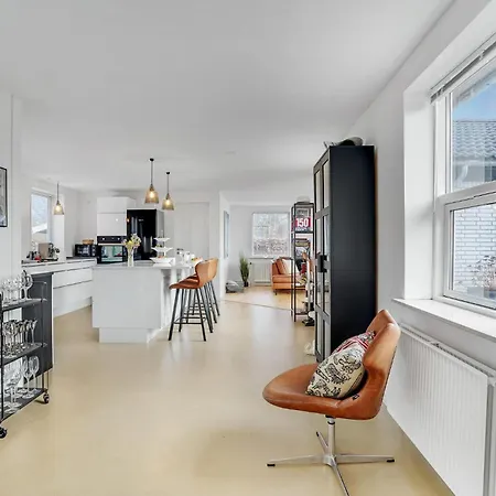 Gorgeous In With Kitchen * Sunds